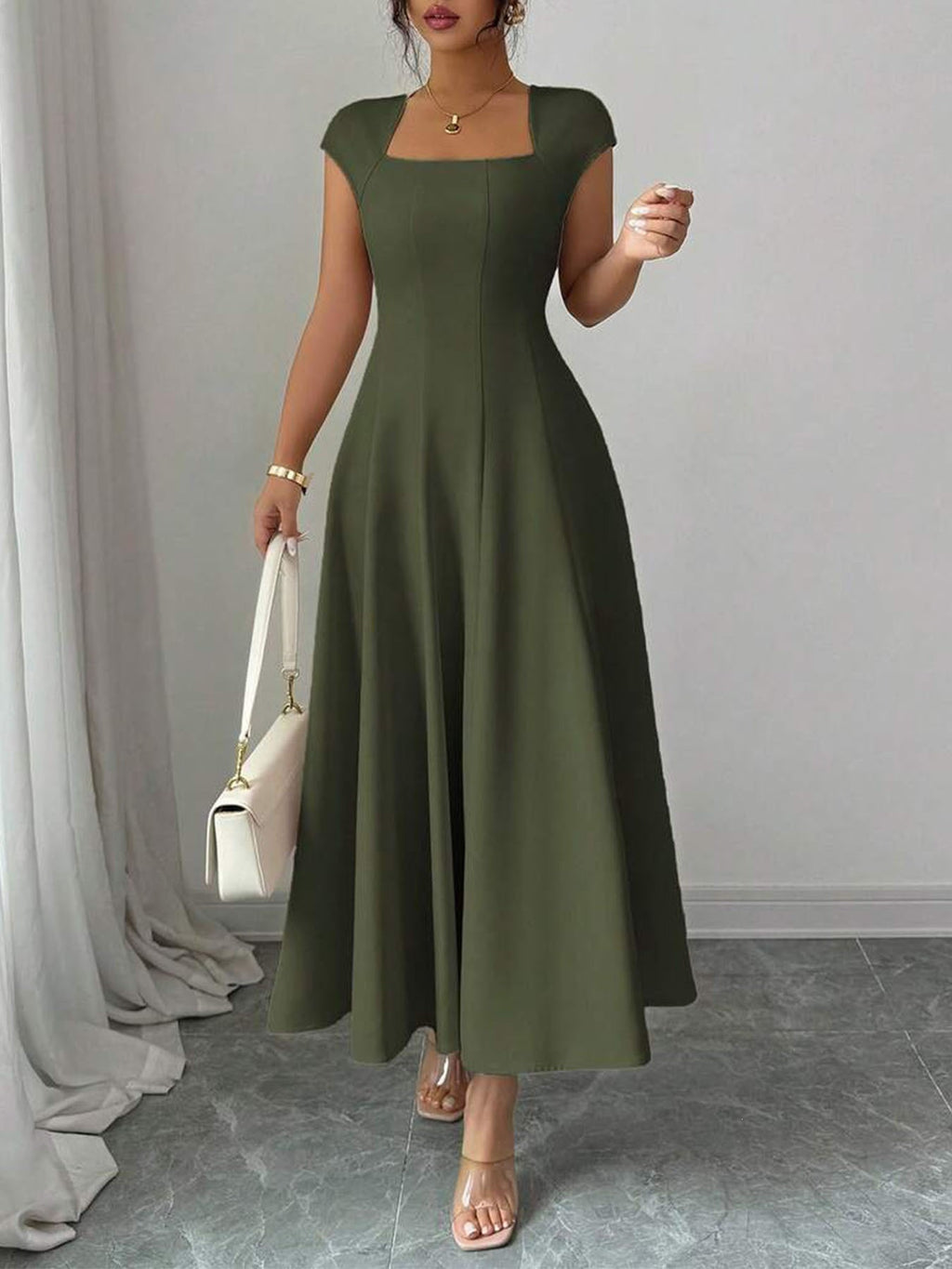 Elegantes Maxikleid mit eckigem Ausschnitt