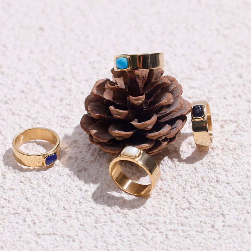 Eleganter Retro-Ring aus Edelstahl