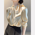 Champagnerfarbene Satinbluse mit Schleife – Bild 8 | LuxeStyle