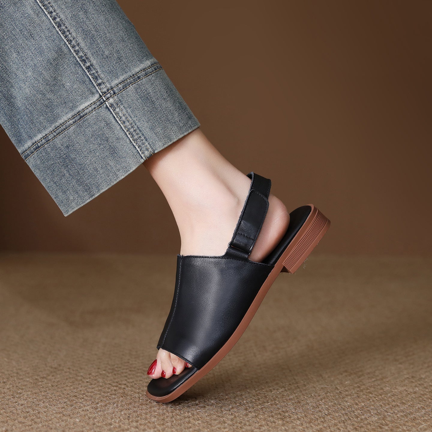 Spitzschuh-Sandalen aus Leder