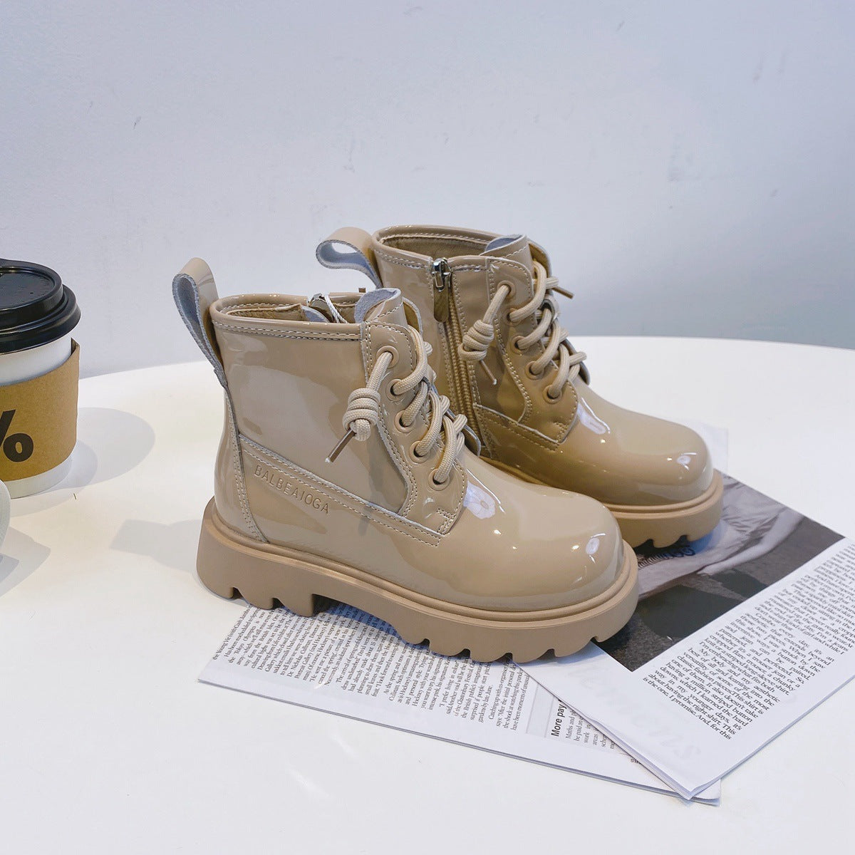 Glänzende Lederstiefel für Mädchen – Bild 7 | LuxeStyle