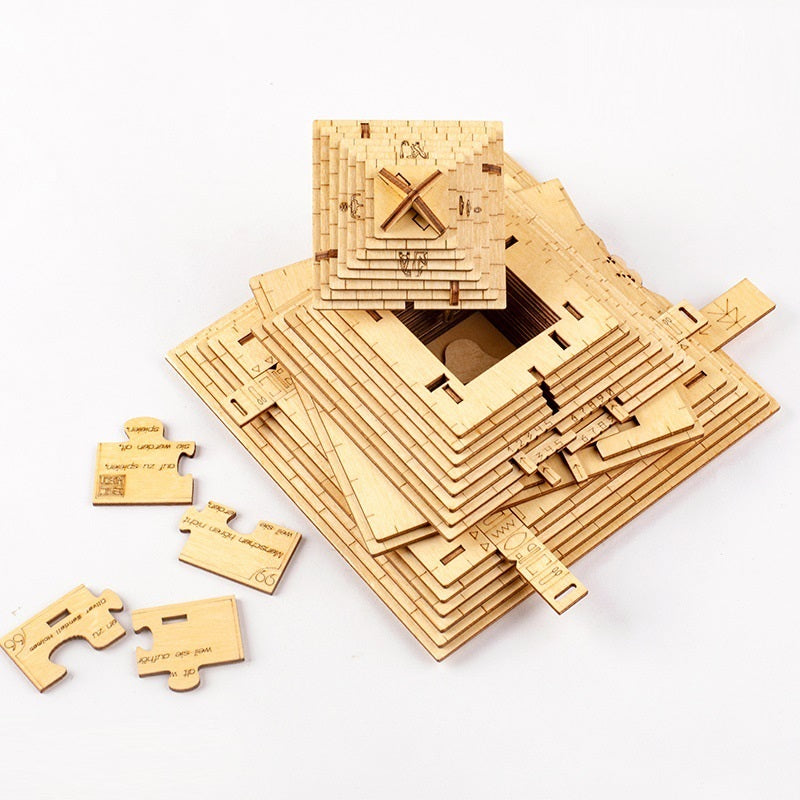 Pyramiden-Holzbox mit Entschlüsselungs-Puzzle – Bild 5 | LuxeStyle
