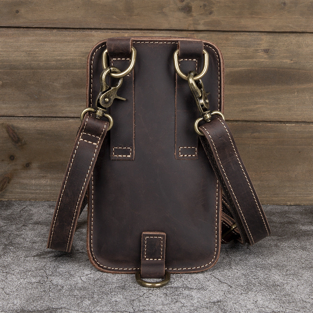 Männliche Brusttasche aus Vollkornleder