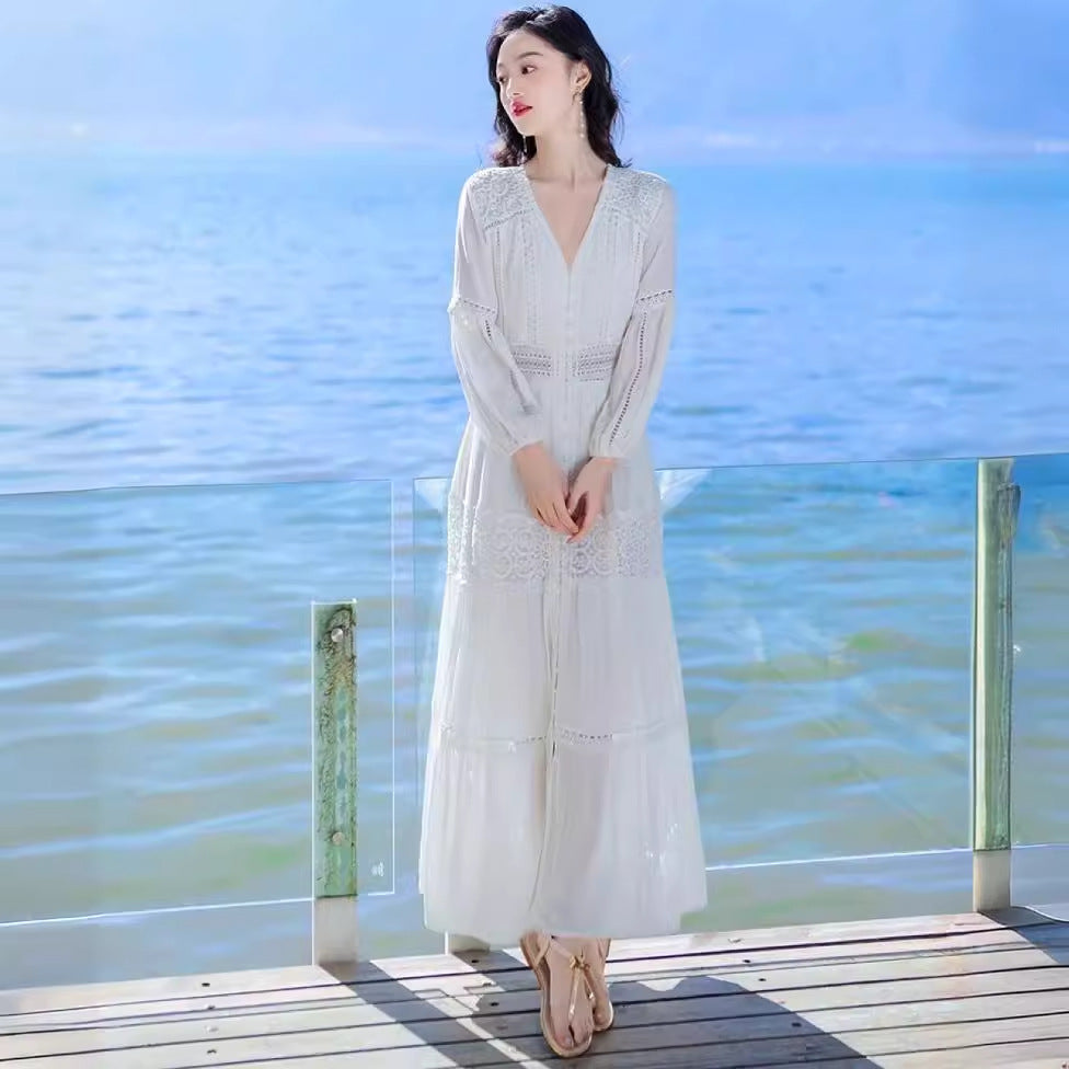 Elegantes V-Neck Maxikleid mit Spitze | LuxeStyle