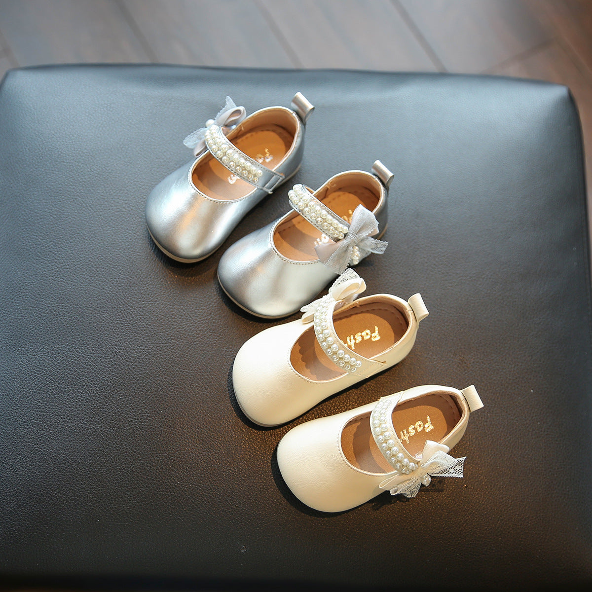 Lauflernschuhe mit Riemen, beige/silber