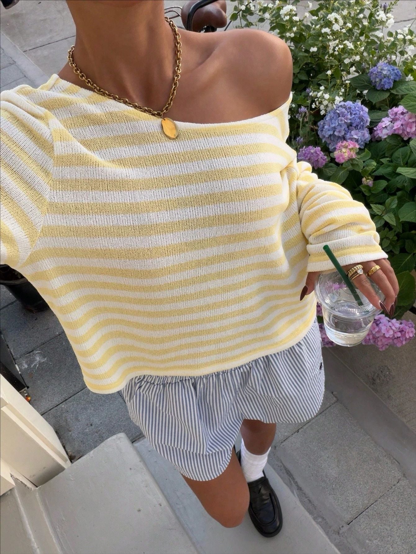 Gestreiftes Stricktop mit langen Ärmeln