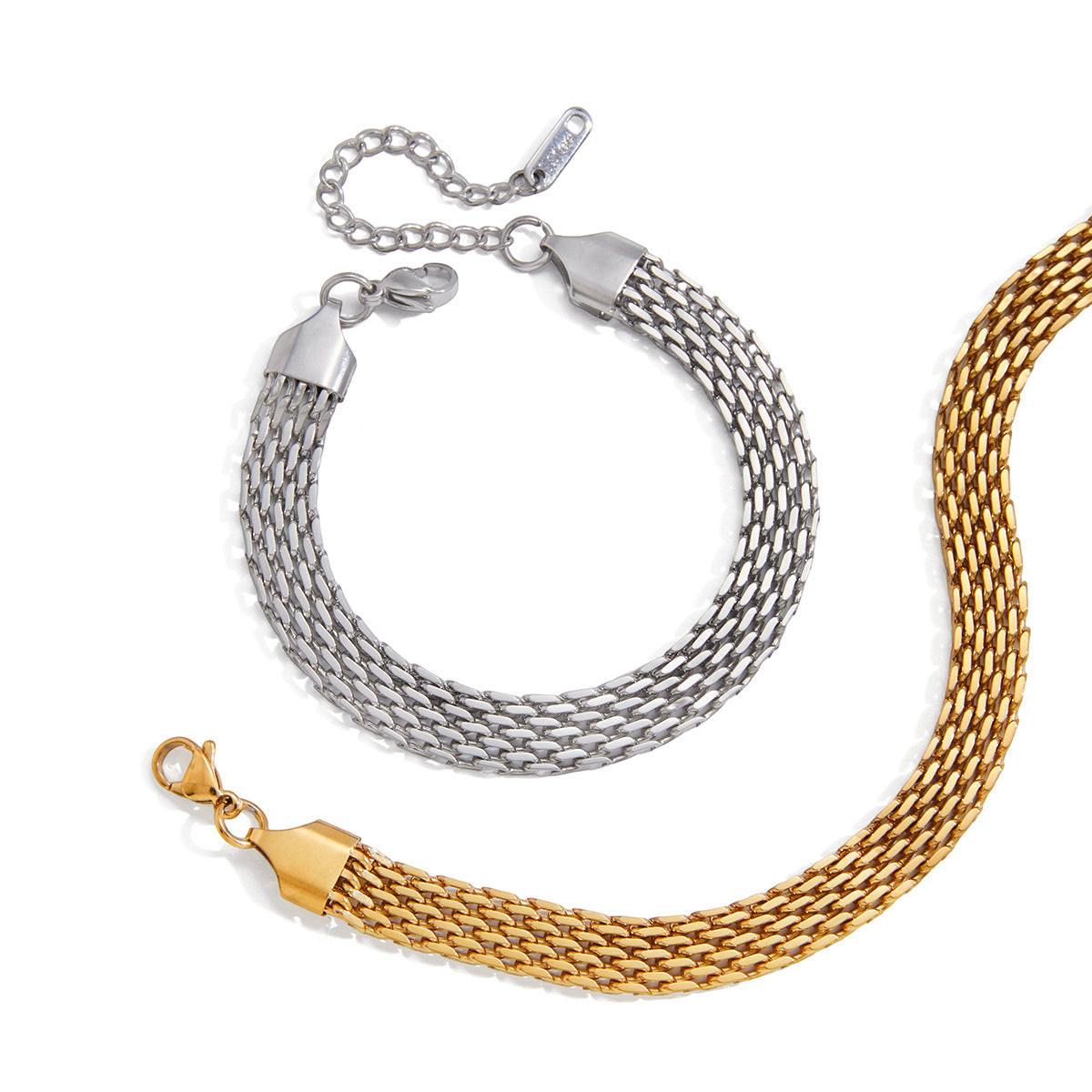 Minimalistisches Armband aus Edelstahl – Bild 3 | LuxeStyle