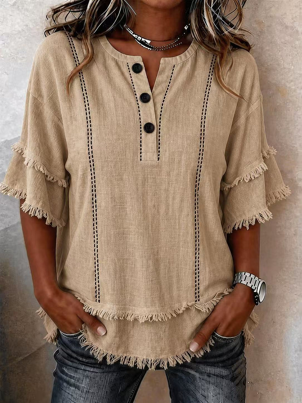 Bedrucktes Henley-Shirt mit Knopfleiste & Raw-Hem
