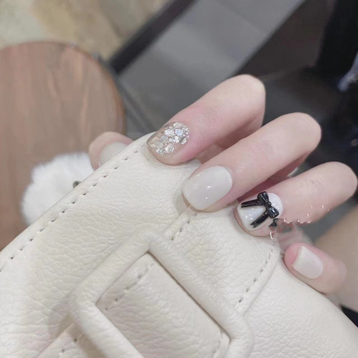 Fiona Fang: Selbstklebende Nagel-Patches · Press-on-Nägel – Bild 3 | LuxeStyle