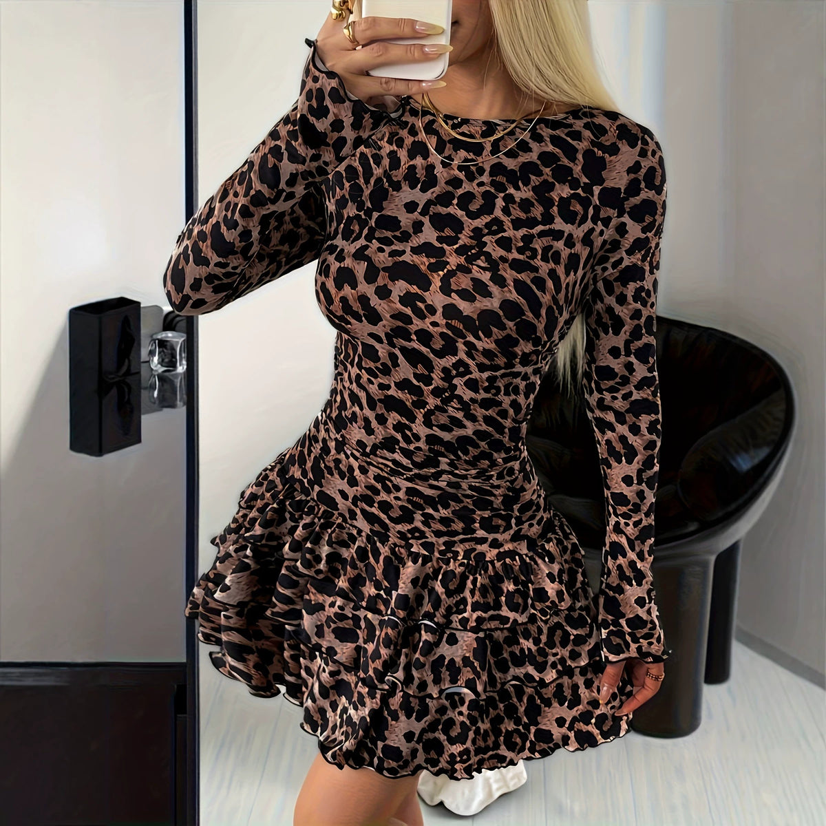Rundhals-Kleid mit Rüschen und Leopardenmuster – Bild 7 | LuxeStyle