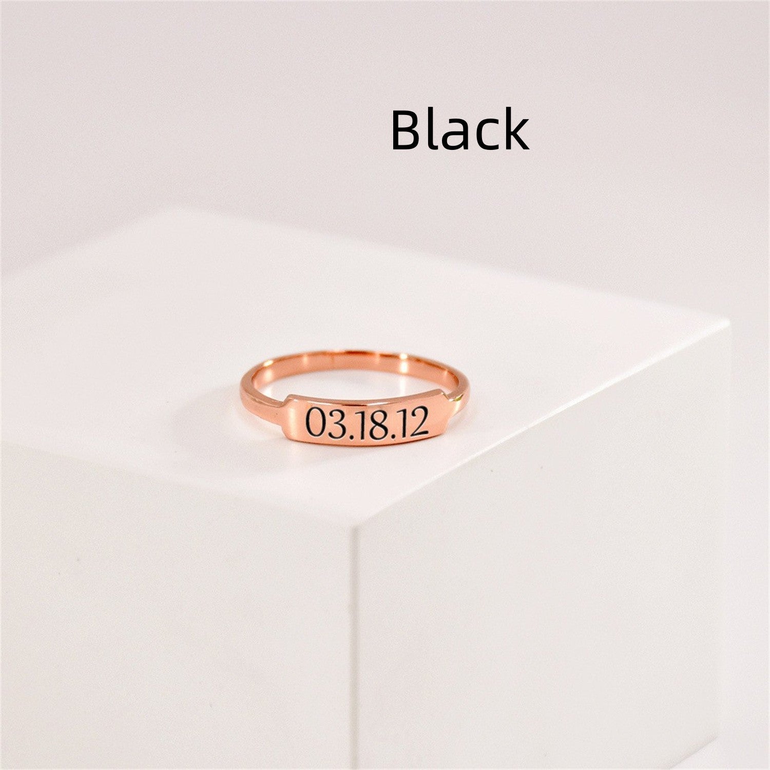 Horizontaler Ring mit Gravur