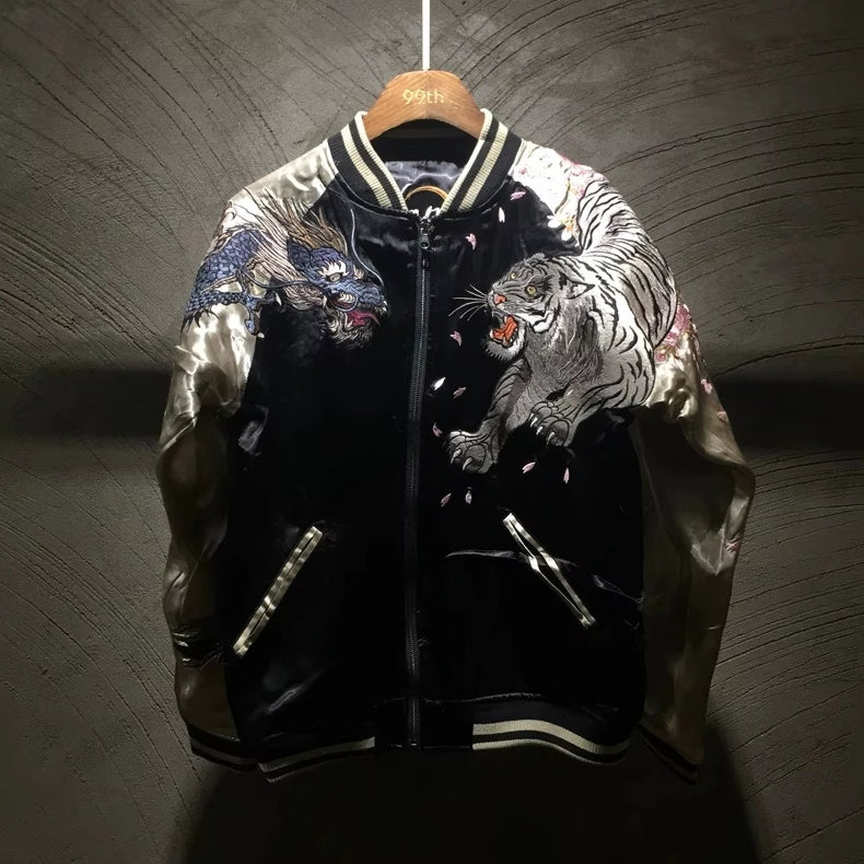 Baseballjacke mit Drachen-Stickerei