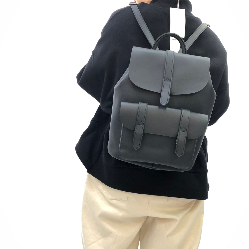 Handgefertigter Lederrucksack Retro in Schwarz – Bild 2 | LuxeStyle