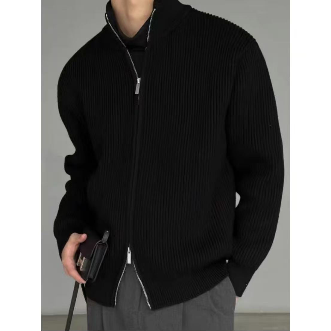 Herren Strickjacke mit Stehkragen und Reissverschluss