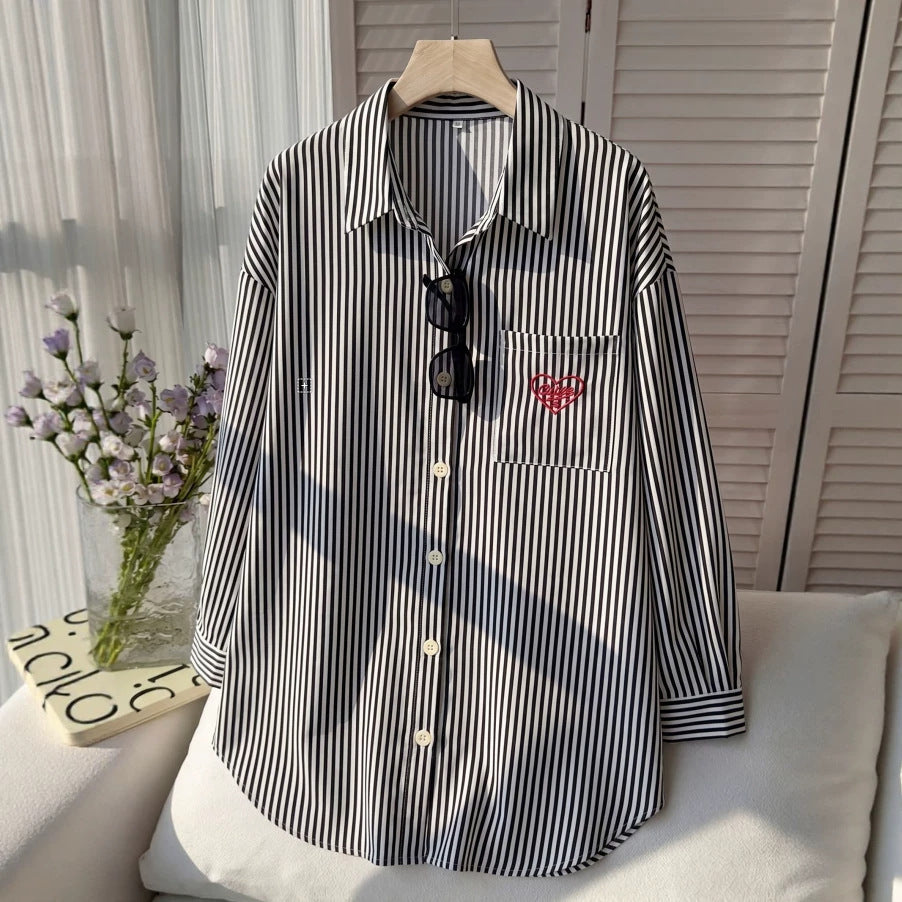 Langarmshirt mit Herz-Stickerei und Streifenmuster