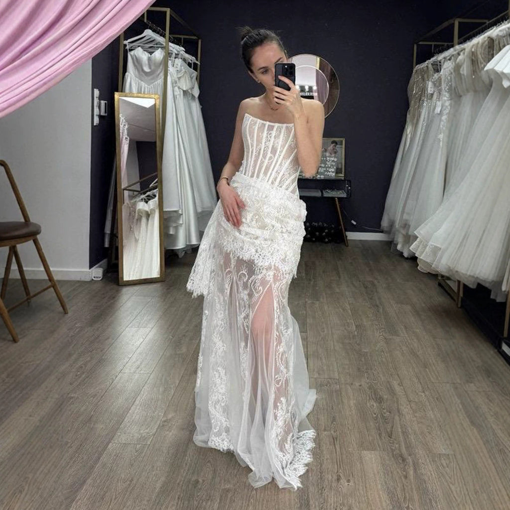 Trägerloses Spitzen-Maxikleid