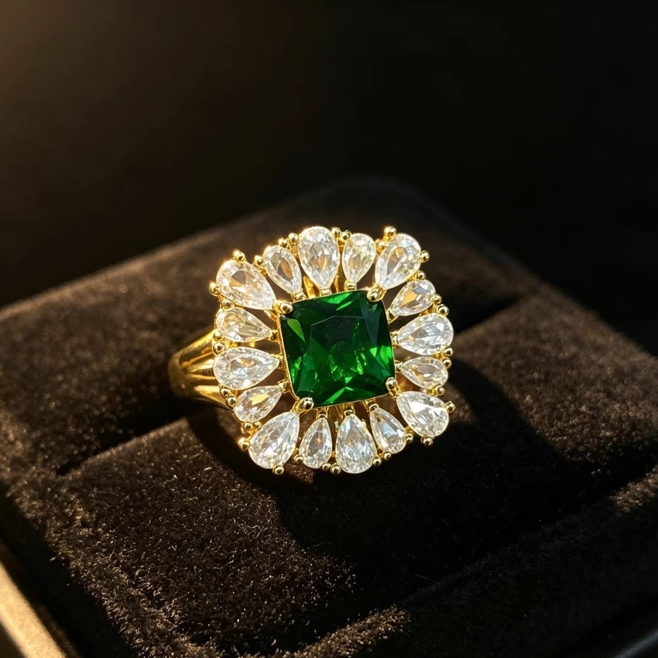 Edler geometrischer Ring