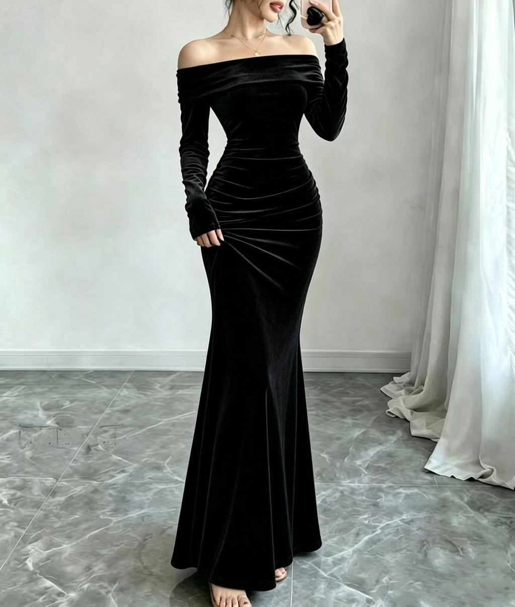 Elegantes Samtkleid mit Off-Shoulder-Design