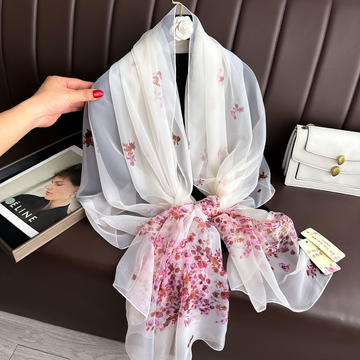 Seidenschal mit Druck und UV-Schutz – Bild 6 | LuxeStyle