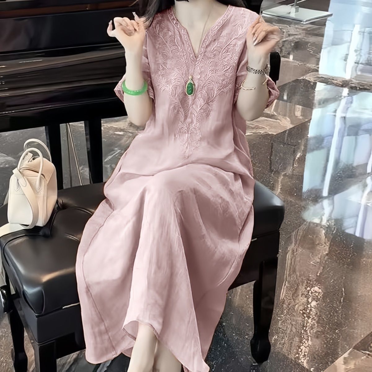 Besticktes V-Ausschnitt Leinenkleid