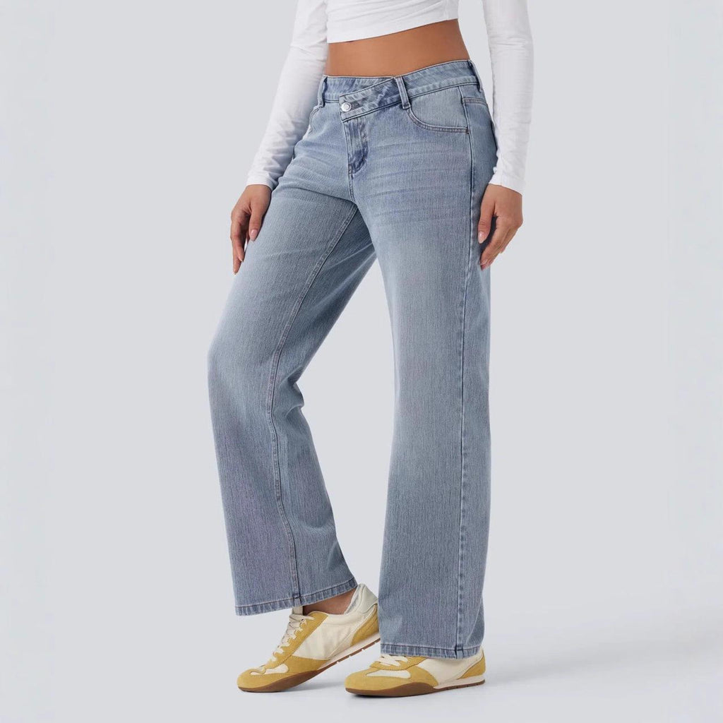 Asymmetrische Low-Rise Jeans mit Knopfleiste