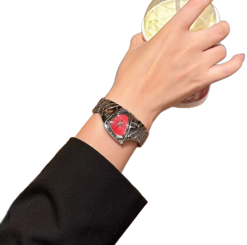 Dreieck-Armbanduhr