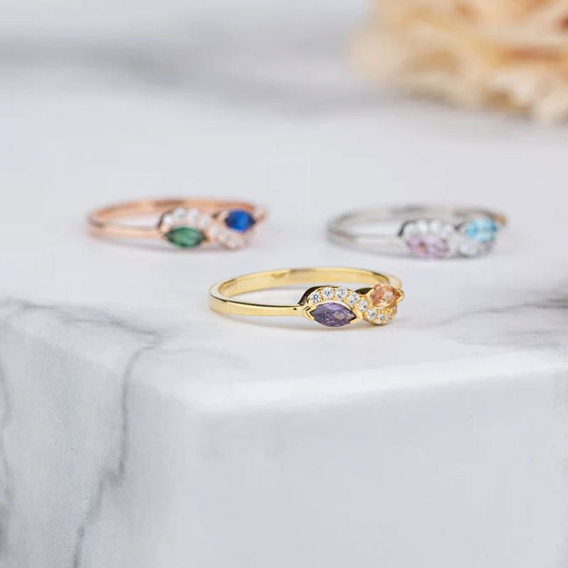 Farbiger Zirkonring mit Lasergravur