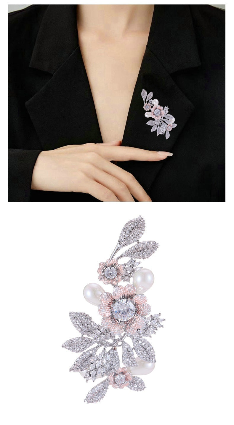 Silberne Blumen- und Perlenbrosche – Bild 5 | LuxeStyle
