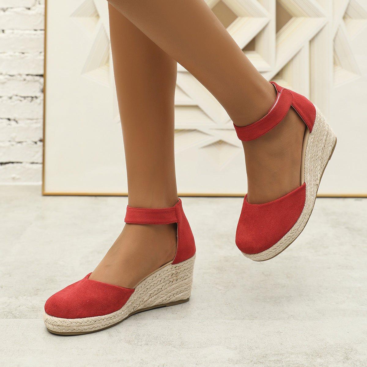 Keilabsatz-Sandalen mit geflochtener Sohle – Bild 5 | LuxeStyle