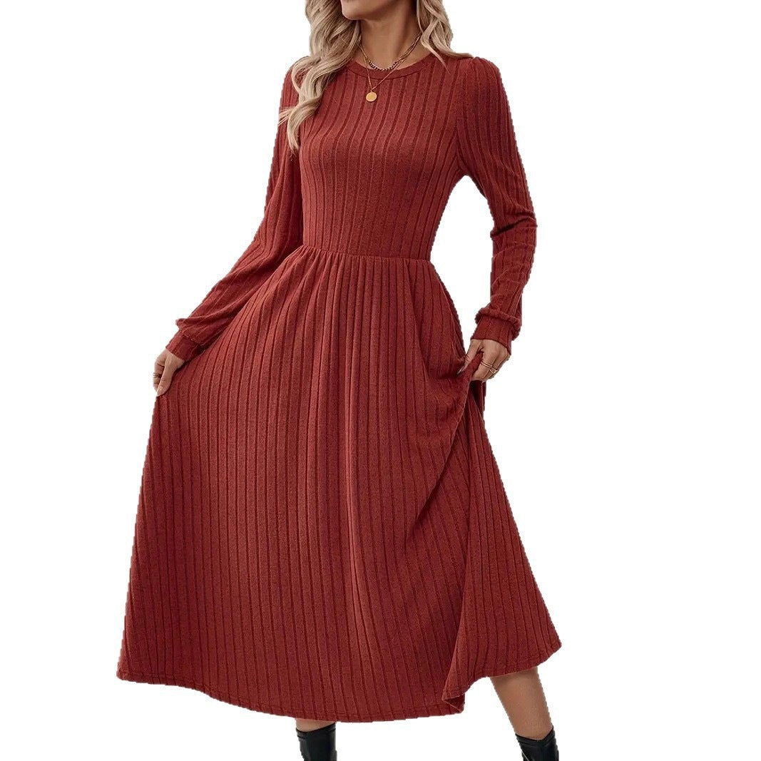 Elegantes Strickkleid mit Rundhals und langen Ärmeln