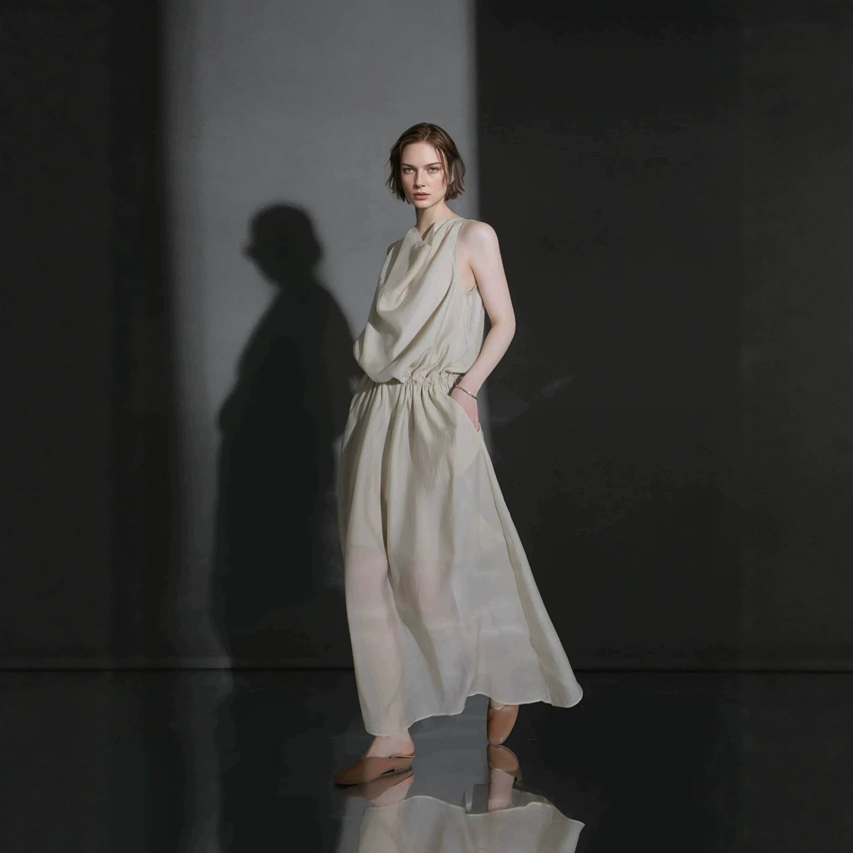 Ärmelloses Tencel-Kleid mit U-Boot-Ausschnitt – Bild 2 | LuxeStyle