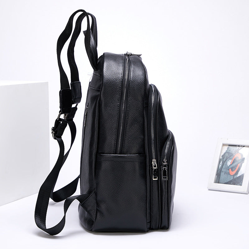 Schwarzer Lederrucksack für Männer und Frauen | LuxeStyle