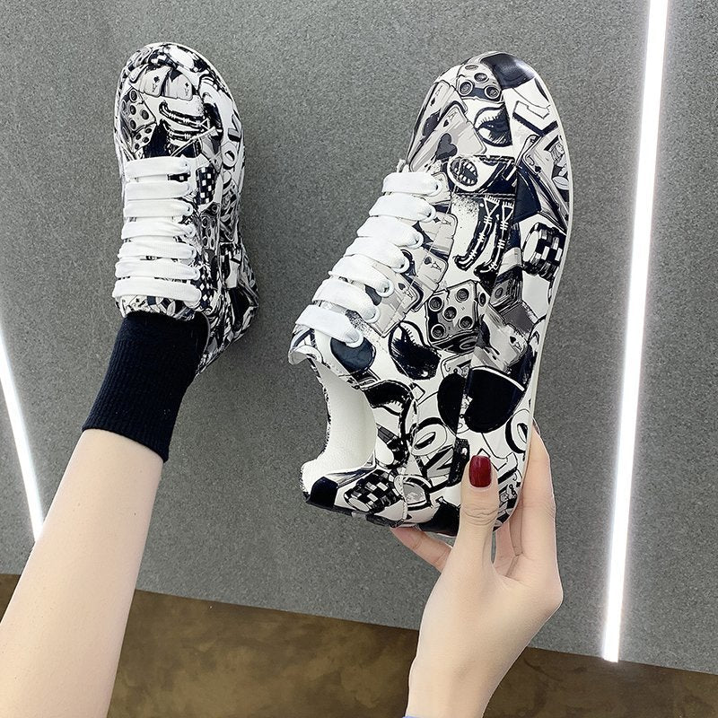 Damen Plateau Sneaker mit Bemalung – Bild 10 | LuxeStyle