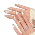 Handgemachte Nägel «White Moonlight Flashing»