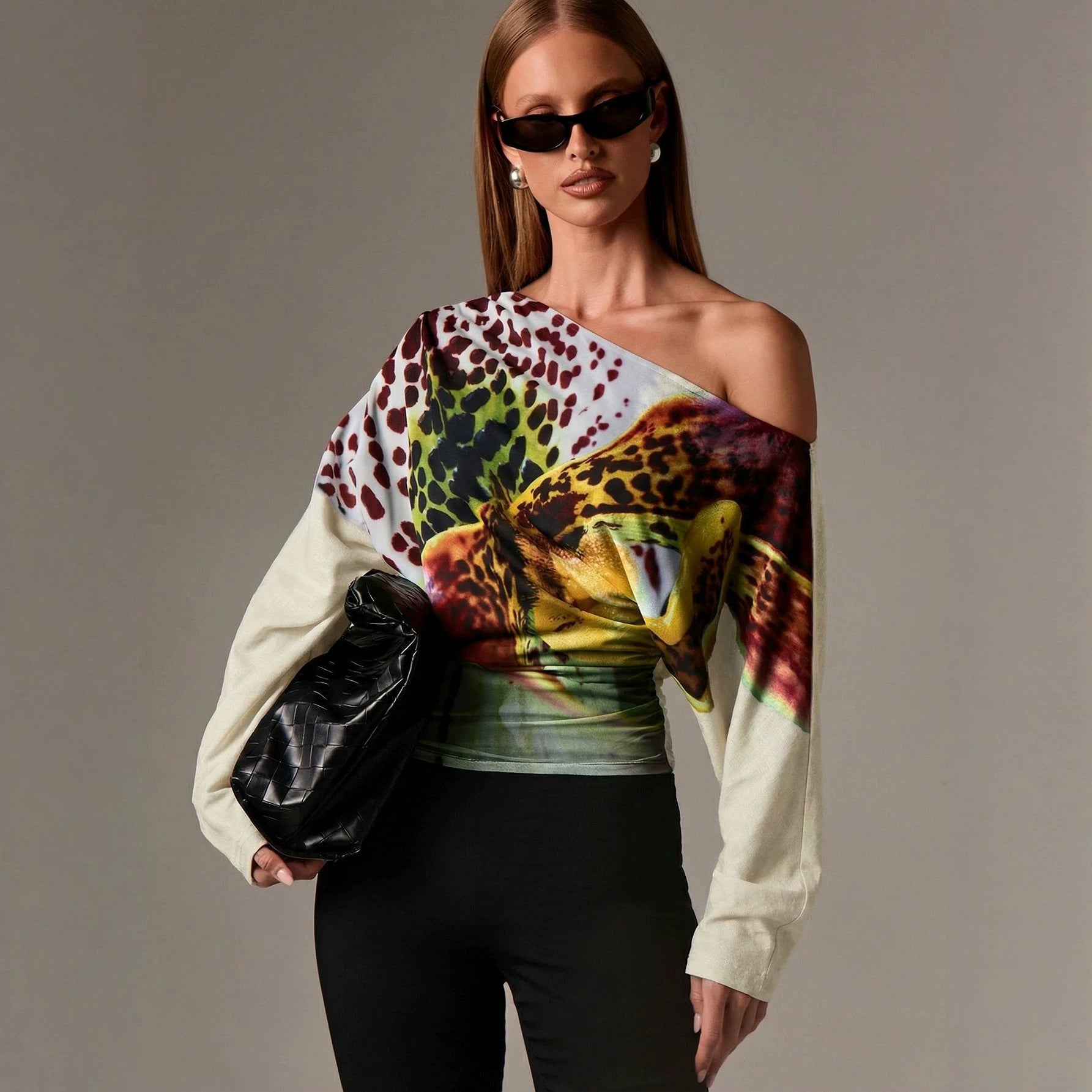 Off-Shoulder Langarmshirt mit Print
