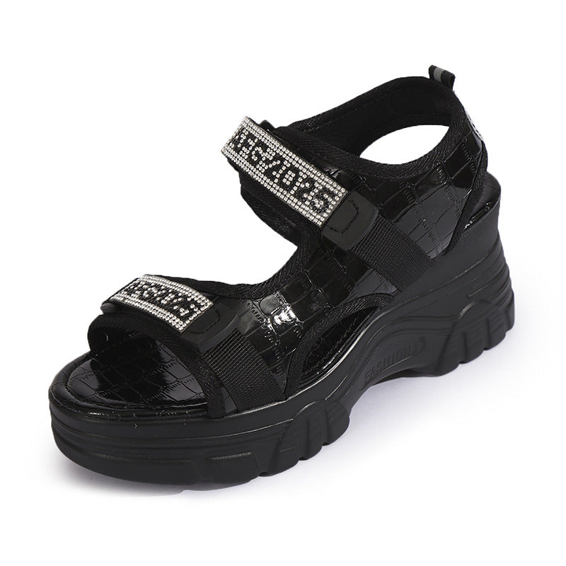 Keilsandalen mit Strass-Buchstaben – Bild 1 | LuxeStyle