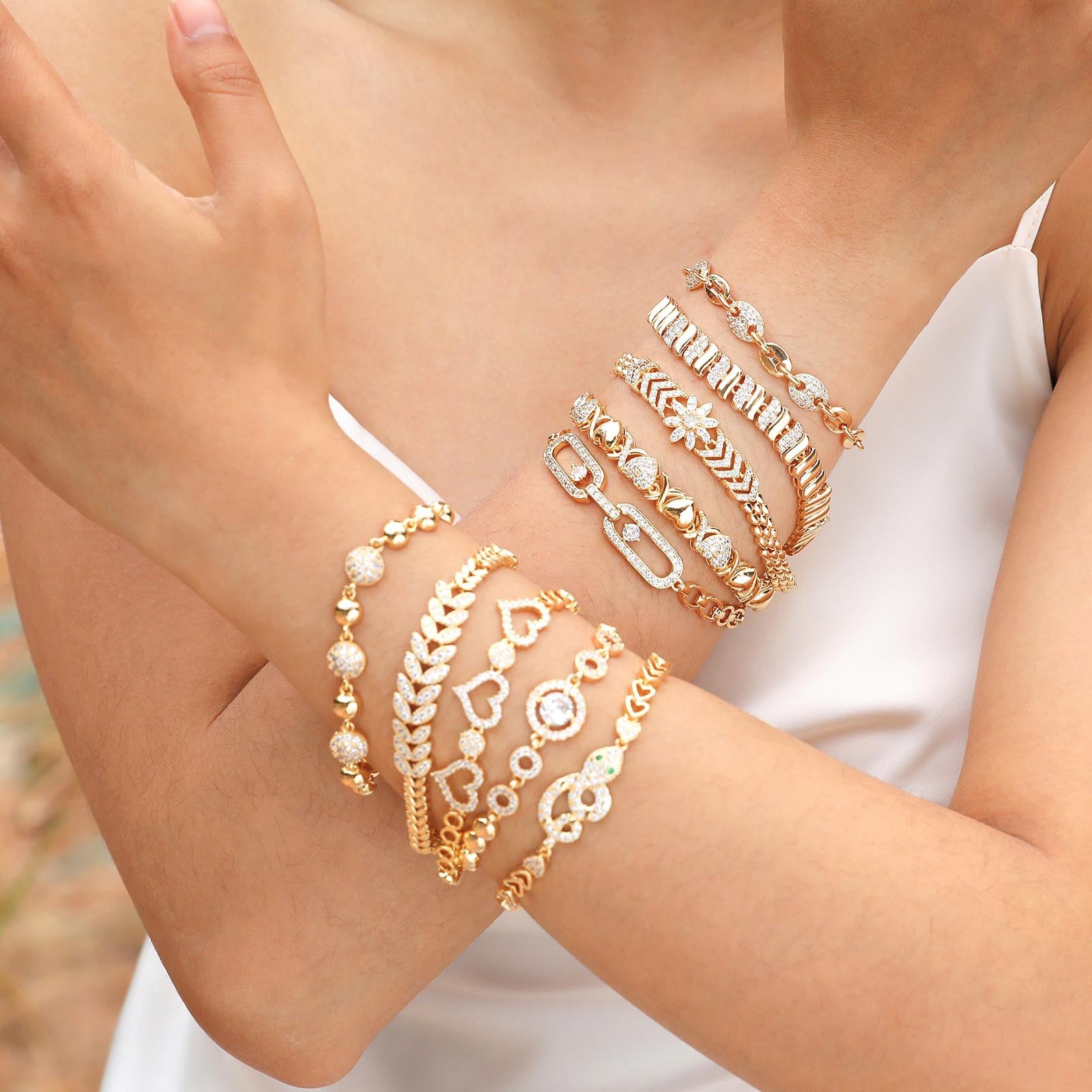 Zirkon Armband mit Blumen- und Herz-Designs