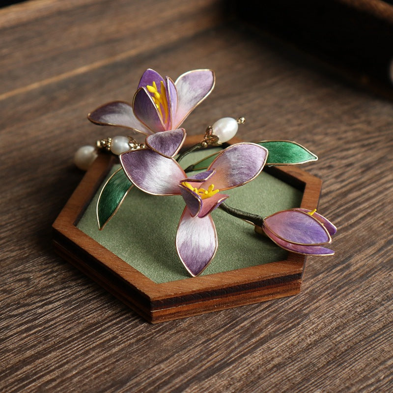 Orchideen‑Filigran‑Brosche in Lila – Bild 3 | LuxeStyle