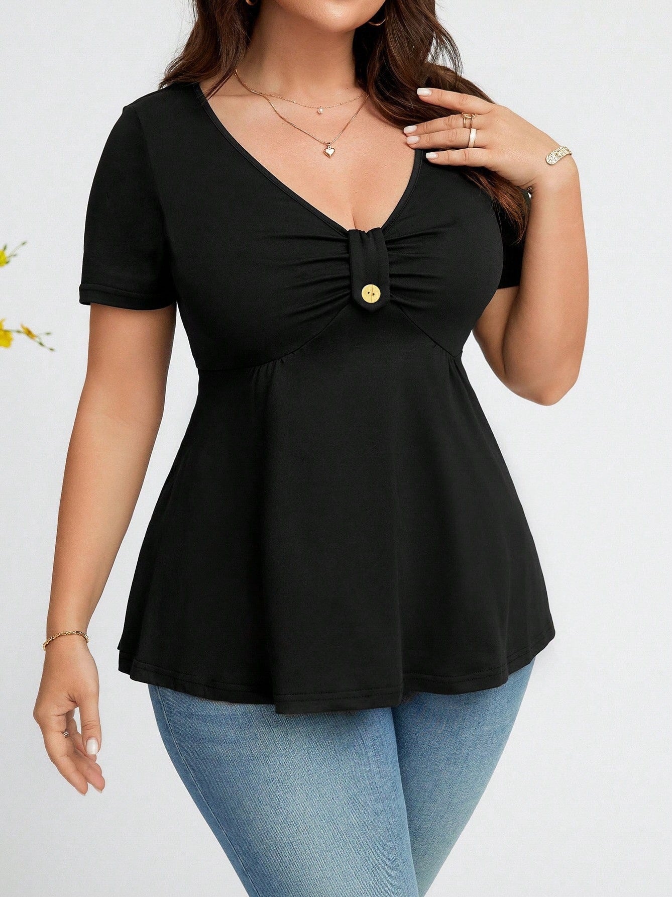 Elegantes V-Neck Top mit Schnallendetail