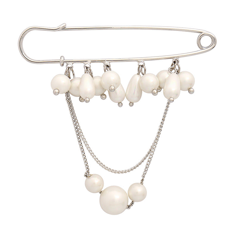 Perlenbrosche mit Kette | LuxeStyle