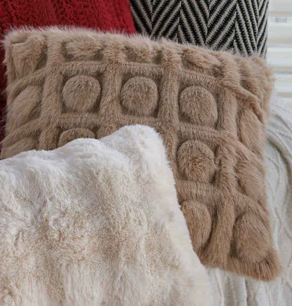 Rotes Strickkissen aus Fleece für dein Sofa – Bild 3 | LuxeStyle