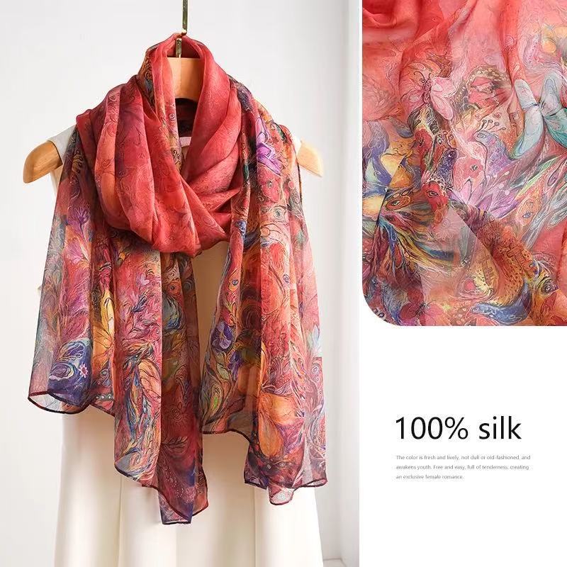 Seidenschal mit digitalem Print – leichte Luftigkeit – Bild 14 | LuxeStyle