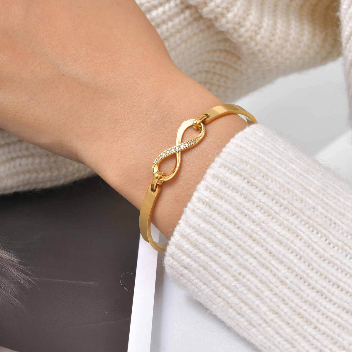 Kupfer Zirkon Herz Unendlichkeits Armband | LuxeStyle