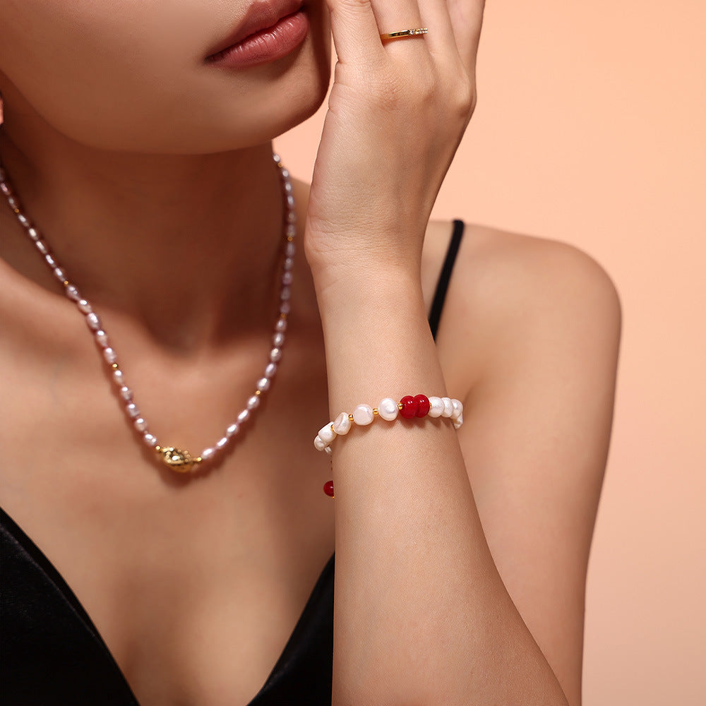 Armband mit Süsswasserperlen, Quaste und Naturstein | LuxeStyle