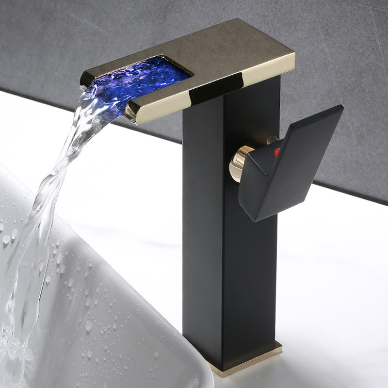 LED Wasserfall Armatur für Waschtische – Bild 3 | LuxeStyle