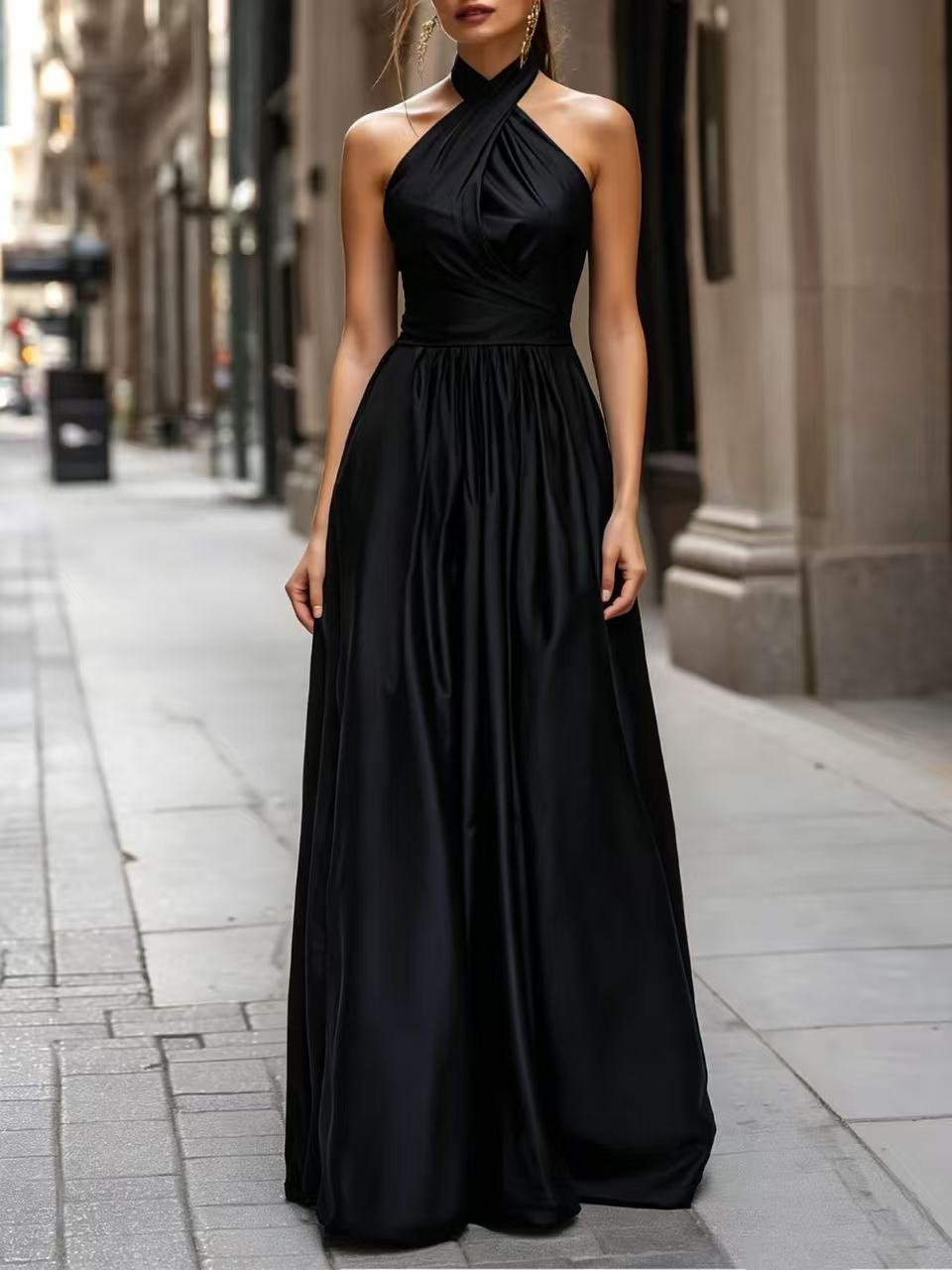 Elegantes Satin Neckholder-Kleid – Bild 7 | LuxeStyle