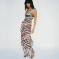 Seidenes Resort-Maxikleid mit Streifen & V-Ausschnitt – Bild 6 | LuxeStyle