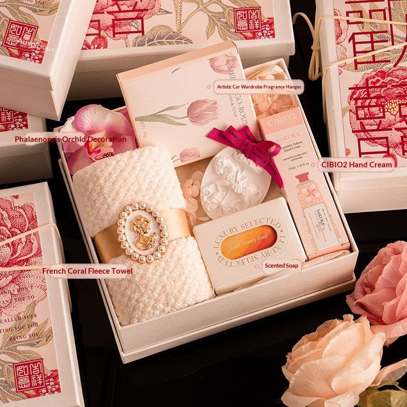 Handgemachte Geschenkbox für Hochzeitsgeschenke