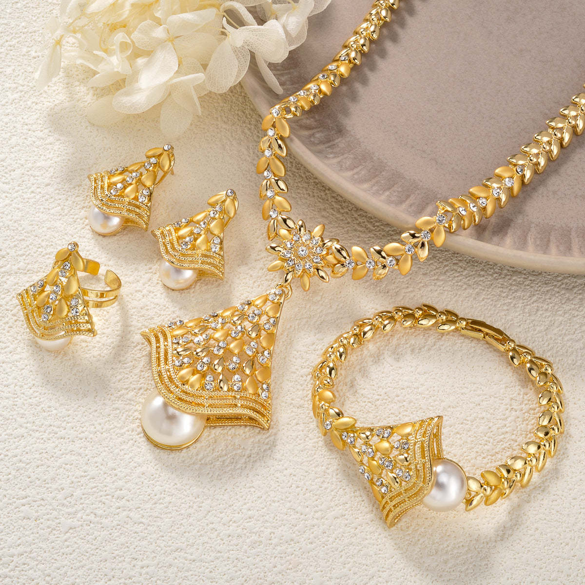 Vergoldete Halskette «Blatt» · 18k Gold-Optik