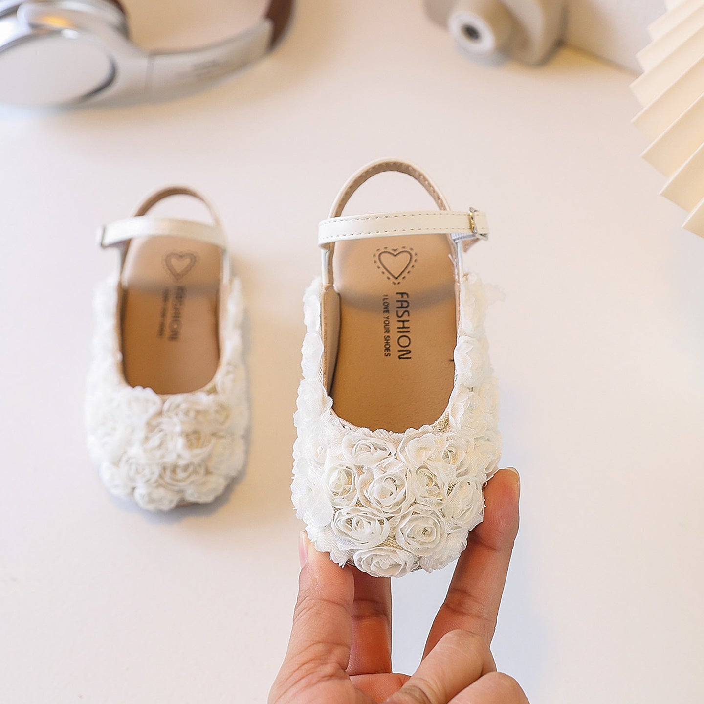 Kinder Sandalen mit Zehenschutz